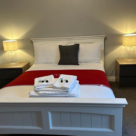 The Hinds Head Hotel ชอร์เลย์ ภายนอก รูปภาพ