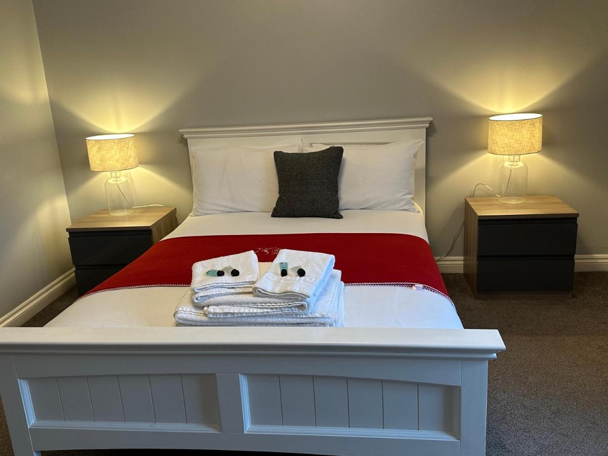 The Hinds Head Hotel ชอร์เลย์ ภายนอก รูปภาพ