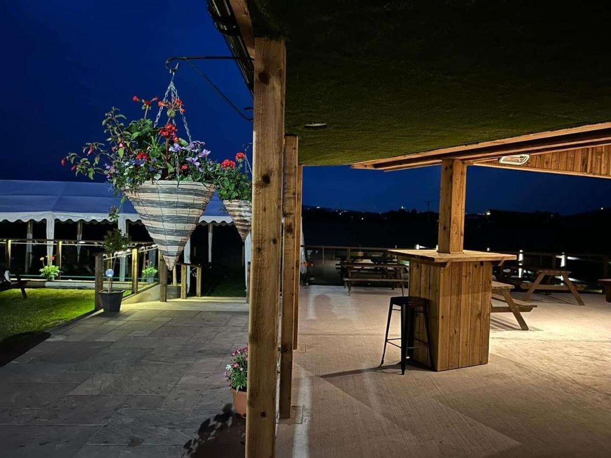 The Hinds Head Hotel ชอร์เลย์ ภายนอก รูปภาพ