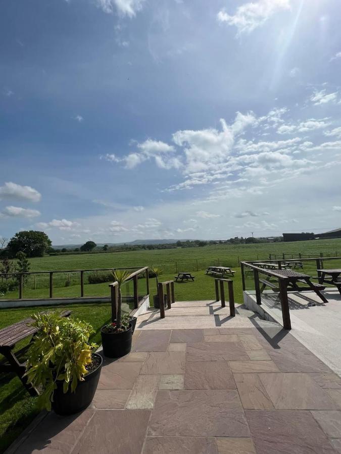 The Hinds Head Hotel ชอร์เลย์ ภายนอก รูปภาพ